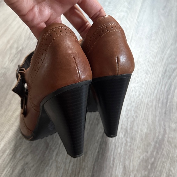 Eurosoft Ankle Boots Size 9.5 Elegant Brown Heeled Booties with Strap - Picture 6 of 9